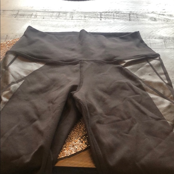 Alo yoga 🧘‍♀️ ❤️ - Picture 3 of 6